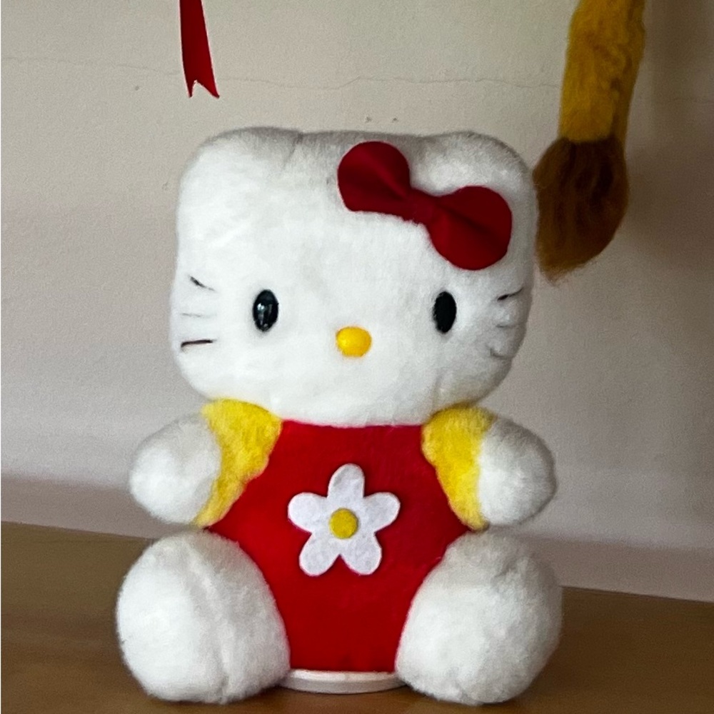1998 Sanrio Hello Kitty small Coin bank